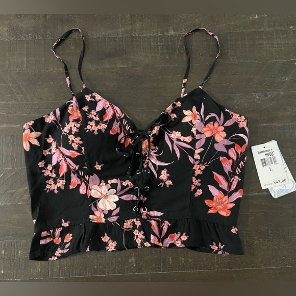 harmony & havoc Tops - NWT Harmony & HAVOC Black Floral Crop Top Sz Large